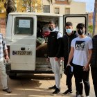 Alumnos del IES El Alquián recogen alimentos, ropa y material sanitario.