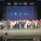 Foto de familia con los premiados en el Auditorio Maestro Padilla.