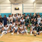 Un muro verde custodia la Copa de Andalucía.