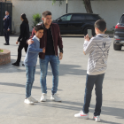 Portillo haciéndose una foto con los canteranos rojiblancos.