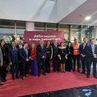 Fotografía de familia los premiados junto a las autoridades huercalenses.