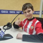 Dando el ok para que Tony Fernández comenzara el Carrusel Deportivo de la Cadena SER.