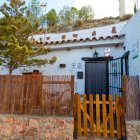 La casa vueva se ubica en el Cerro de la Cruz de Terque