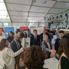 El alcalde de Vera, el responsable del IAJ , el presidente de la Cámara de Comercio, junto al diputado de Deportes han inaugurado la feria.