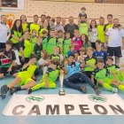 Almería Futsal celebrando la victoria.