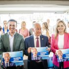 Foto de familia tras la presentación.