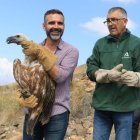 El consejero con el animal liberado.