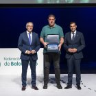 Miguel Ángel Florido recibió el premio al Ayuntamiento de Vícar.