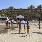 Muchos bañistas se han unido a la sesión de danza de antes del programa