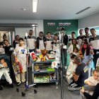 La foto de familia habitual con la familia de Unicaja Costa de Almería en Torrecárdenas.