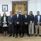 Fotografía de familia con los concejales que conforman el nuevo Gobierno municipal.