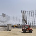 Imagen del montaje del escenario principal del Dreambeach Festival 2024 que se celebrará en Almería.
