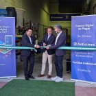 Corte de cinta, de la nueva sede de Anticimex en Vera.