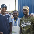 Buba (centro) es uno de los primeros habitantes de Casa Arrupe.