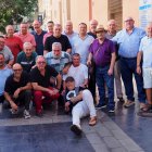 Reencuentro de la primera cuadrilla de costaleros de la Semana Santa de Almería. Fotografías de Juan José Leal. 