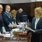 Jurando el cargo de profesional.