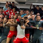 La celebración en el vestuario de Cartagonova después de escalar a los 25 puntos en una racha que casi ni se recordaba.