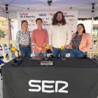 foto de familia De izquierda a derecha: Josephine Cuadras, de Cuadraspania; el presentador Guillermo Mirón; Damián Gómez del servicio Peugeot y l