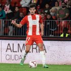 El portugués ha dado varios pasos en el Almería y es la primera opción si se 'caen' Baba o Lopy en la medular.