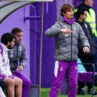 Álvaro Rubio dirigiendo los destinos del Valladolid Promesas.. EL ESPAÑOL