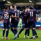 Los jugadores del Eibar celebran el gol de Jorge Pascual.