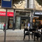 El local está situado en el centro del Paseo.