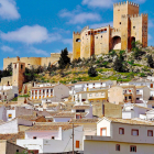 Vista de Vélez-Blanco con su característico Castillo de los Fajardo.