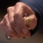 La bola que recoge los 4.000.000 de euros que se reparten con el Gordo del Sorteo de Navidad