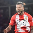 Luis Suárez tras marcar de penalti al Cádiz y rescatar un punto para el Almería en el último partido del año.