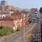 Vista general de las antiguas casas de los empleados de RENFE, situadas en la calle Ferrobús.
