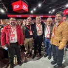 Juan Antonio Lorenzo y Antonio Hernando, en el centro, en el espacio reservado a la delegación almeriense.