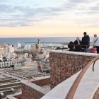 Los primeros visitantes del nuevo mirador del Cerro de San Cristóbal