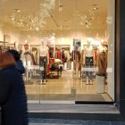 Primer día de rebajas en Almería.