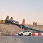 Máquina volcada en la zona de los trabajos