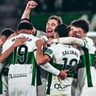 Una victoria de oro para el Elche en el Martínez Valero ante el Eibar.