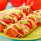 Imagen de archivo de tortitas de trigo con ternera y verduras. (Imagen: Depositphotos).