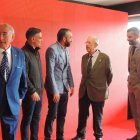 Mohamed El Assy habla con Guillermo Blanes en esta imagen de Álex Peña.