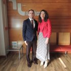 Ricardo Céspedes, gerente de La Voz de Almería, y María Montagut, directora de Mujeres Influyentes de Almería.