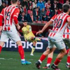 El partido de Robertone roza la perfección en Gijón.