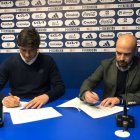 El presidente del Decano Jesús Vázquez en un acto de firma.