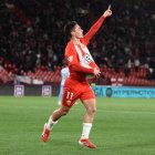 Hizo un gol y firmó un partido completo hasta que lo quitaron.