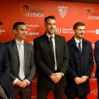 Negredo es uno más en el Sevilla donde además juega su hijo.