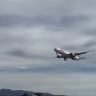 Boeing 777-300 en el Aeropuerto de Almería.