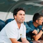 Rubi en el banquillo del Heliodoro Rodríguez López en el partido ante el Tenerife en la 2ª jornada de Liga.