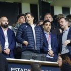 El presidente del Castellón Bob Voulgaris en el palco de Castalia.