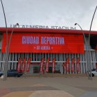 La puesta en escena de la Academia a bombo y platillo.