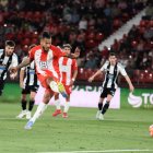 Teniendo a Luis Suárez para el gol solo toca defender bien y correr.