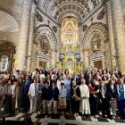 Foto de familia de los nuevos hermanos de la Virgen del Mar, patrona de Almería.