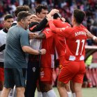 El Almería se suma a la fiesta metiéndose en sexta plaza, que quiere mantener este viernes ganando en el Nuevo Mirandilla al Cádiz.