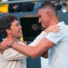 Rubi saludando a Garitano en un encuentro donde el gran protagonista fue Palencia Caballero.